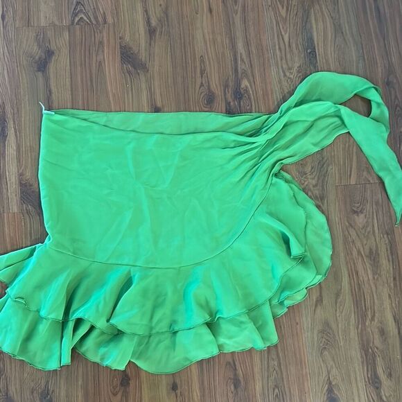 Avocado Green ruffled swimsuit wrap sarong size small - Picture 3 of 4